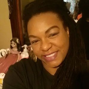 Meet your Posher, Carolyn Grace